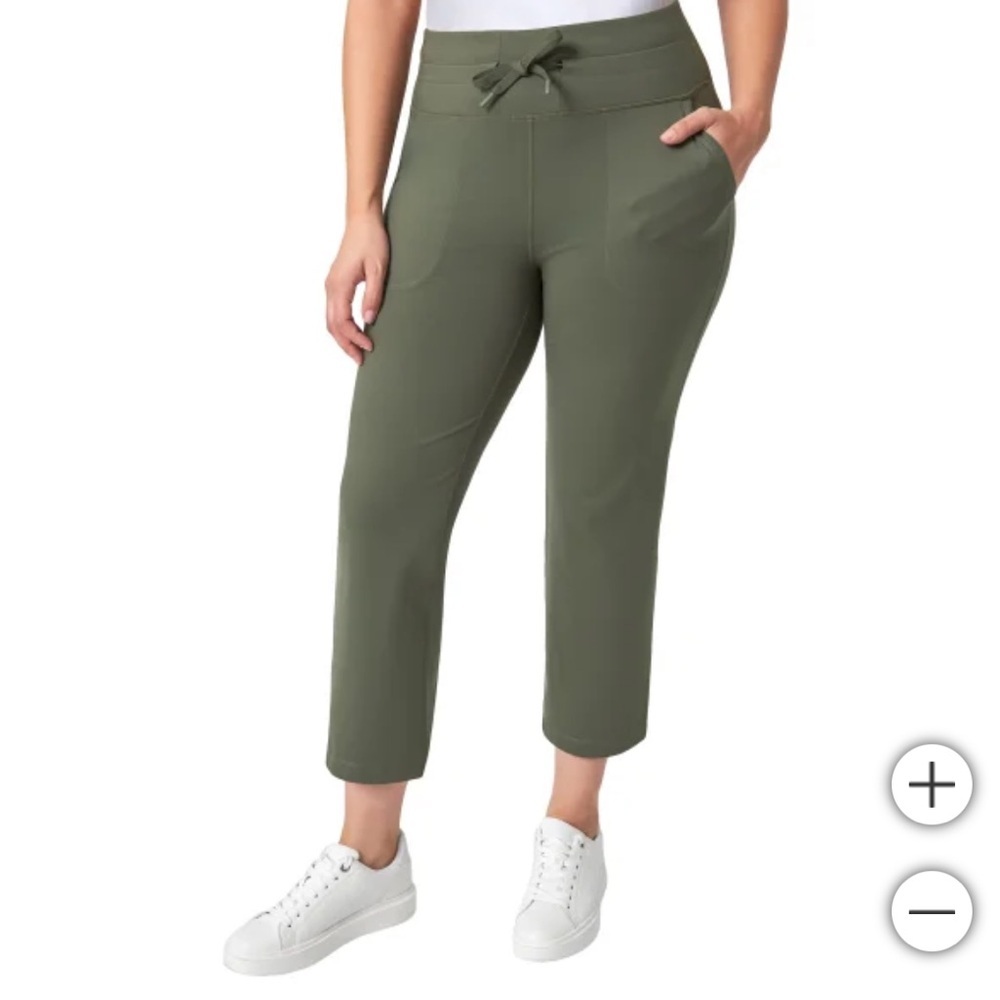 NWT‎ Mondetta Womens Pants Green Capri Moisture Wicking Pockets Active Workout